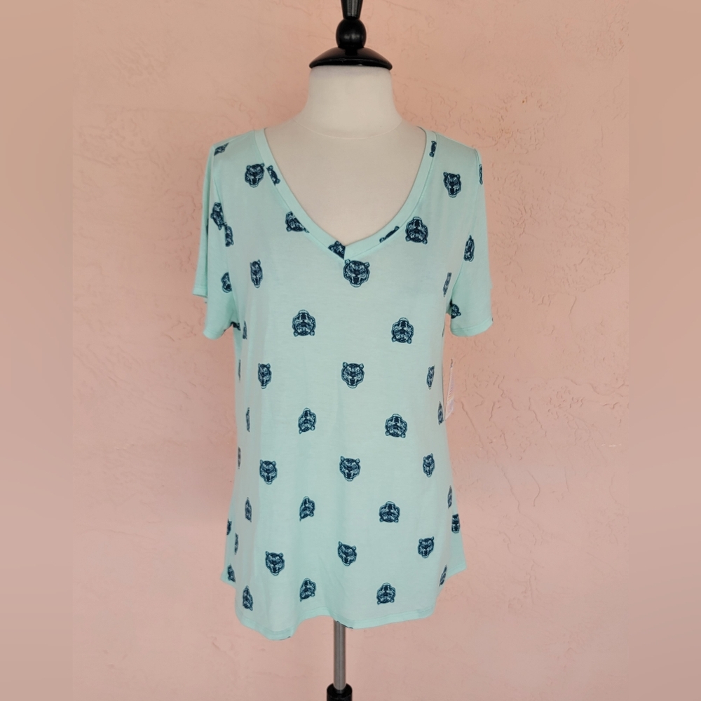 NWT LuLaRoe Tiger Print Christy T-Shirt Short Sleeves V-Neck